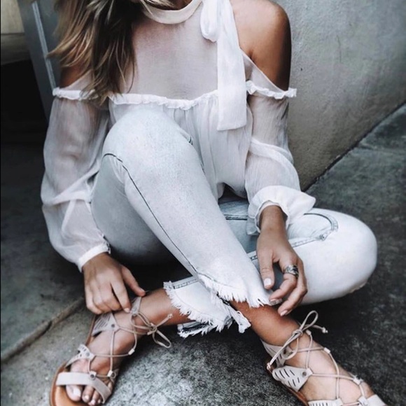 DUCHESS COLD SHOULDER RUFFLE TOP - Picture 5 of 8